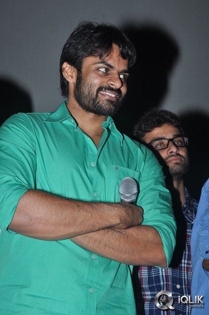 Pilla-Nuvvu-Leni-Jeevitham-Movie-Team-Visits-Viswanath-Theatre